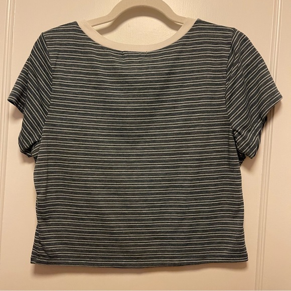 Charlotte Russe - crop tee - Picture 5 of 8